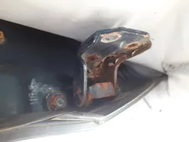 Hyundai Lantra II Rear door lower hinge 