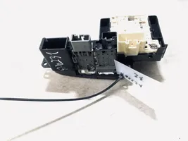 Toyota Yaris Verso Botón interruptor de luz de peligro 758294