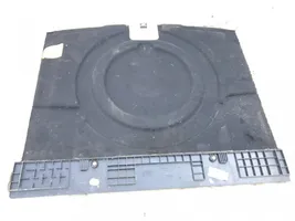 Volkswagen Touareg I Doublure de coffre arrière, tapis de sol 7l6863546