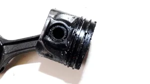 Ford Focus Piston with connecting rod 