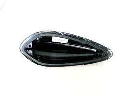 BMW 3 F30 F35 F31 Kattoantennin (GPS) suoja 924096803