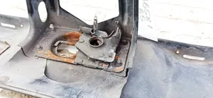 Volkswagen Golf II Engine bonnet/hood lock/catch 