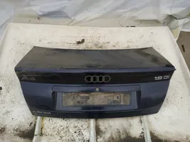 Audi A4 S4 B5 8D Задняя крышка (багажника) 