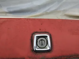 Mazda 626 Griff Taster Öffner Heckklappe Kofferraumdeckel 