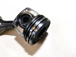 Ford Focus Piston with connecting rod 