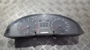 Audi A4 S4 B5 8D Compteur de vitesse tableau de bord 8d0919861c