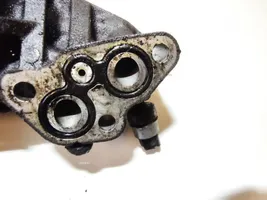 Toyota Corolla Verso E121 Supporto di montaggio del filtro dell’olio 