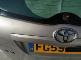 Toyota Verso Takaluukun rekisterikilven valon palkki 