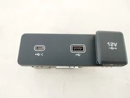 Jaguar I-Pace Gniazdo / Złącze USB l8b219e110cc