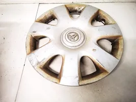 Toyota Avensis Verso R15 wheel hub/cap/trim 