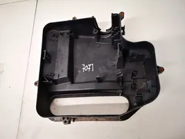 Volkswagen PASSAT B5 Fuse box cover 8d1907355b