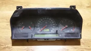 Volvo S70  V70  V70 XC Speedometer (instrument cluster) 9472522