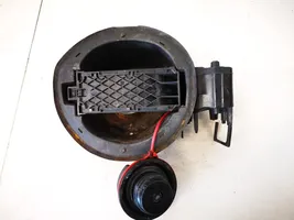 Opel Astra J Tappo del serbatoio del carburante 13281392