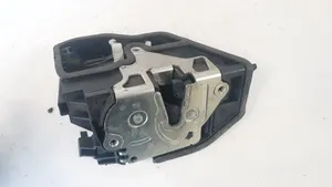 BMW X3 E83 Front door lock 7167068