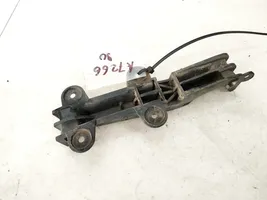 Audi 80 90 B3 Etupuskurin kannake 8938072533