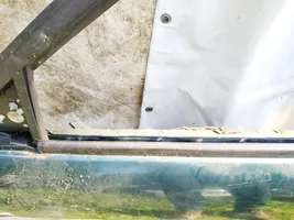 Mitsubishi Colt Listón embellecedor de la ventana de la puerta delantera 