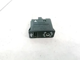 BMW X5 E70 USB-pistokeliitin 84109237653