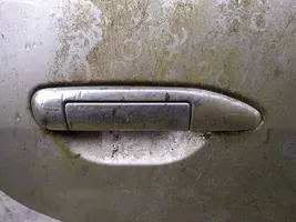 Nissan Primera Poignée extérieure de porte avant 