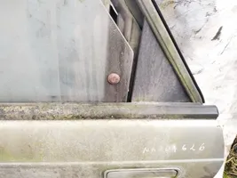 Mazda 626 Verkleidung Türfenster Türscheibe hinten 