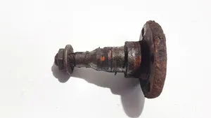 Volkswagen Jetta II Stub axle 