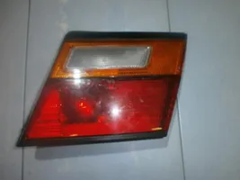 Nissan Primera Lampy tylnej klapy bagażnika 2192