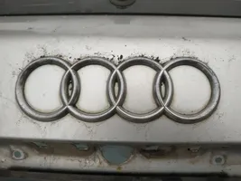 Audi A3 S3 8L Gamintojo ženkliukas 