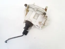 Volkswagen PASSAT B3 Keskuslukituksen alipainepumppu 357862153b