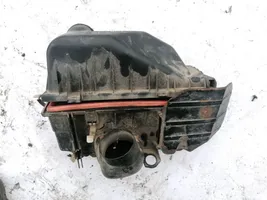 Audi 80 90 B2 Ilmansuodattimen kotelo 068129607j