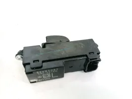 Mitsubishi Lancer Electric window control switch 8608A067