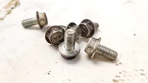 Chevrolet Captiva Nuts/bolts 