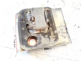 Volkswagen PASSAT B4 Lampy tylnej klapy bagażnika 3a9945259