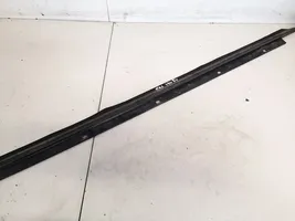 Audi 80 90 S2 B4 Rivestimento modanatura del vetro della portiera anteriore 