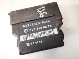 Mercedes-Benz Vito Viano W638 Relé de la bujía de precalentamiento 0085450032