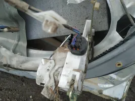 Toyota Avensis T220 Front door lock 