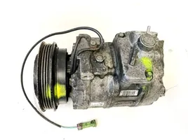 Volkswagen PASSAT B5.5 Ilmastointilaitteen kompressorin pumppu (A/C) 8D0260805J