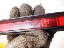 Subaru Forester SG Luce d’arresto centrale/supplementare vc02080