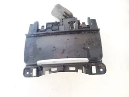 Audi A4 S4 B8 8K Peleninė panelėje 8k0857965