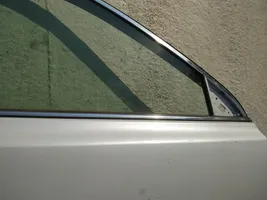 Subaru Legacy Moulure de vitre de la porte avant 