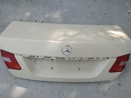 Mercedes-Benz E W212 Couvercle de coffre geltonas