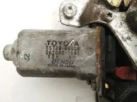 Toyota Avensis Verso Takaoven ikkunan nostomoottori 8572044050