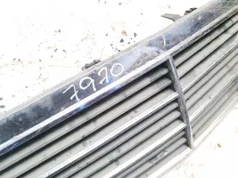 Mercedes-Benz C W203 Grille de calandre avant a2038800483