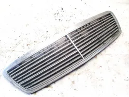 Mercedes-Benz C W203 Grille de calandre avant a2038800483