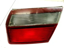 Mazda 626 Luci posteriori del portellone del bagagliaio 22661827