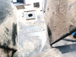 Volvo V50 Support de pare-chocs arrière 30698691