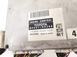Toyota Avensis Verso Moottorin ohjainlaite/moduuli 8966144300
