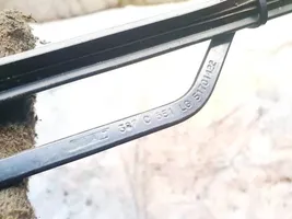 Fiat Punto (188) Braccio della spazzola tergicristallo anteriore 51701422