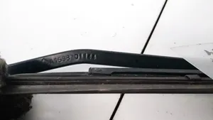 Mercedes-Benz Vaneo W414 Bras d'essuie-glace avant a1688201144