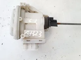 Volkswagen PASSAT B3 Keskuslukituksen alipainepumppu 357862153h