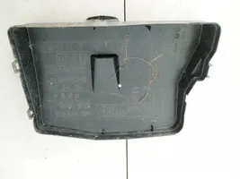 Toyota Avensis T270 Fuse box cover 8266205150