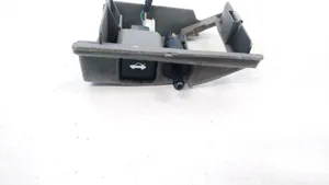 Lancia Kappa Przełącznik / Przycisk otwierania klapy bagażnika B816